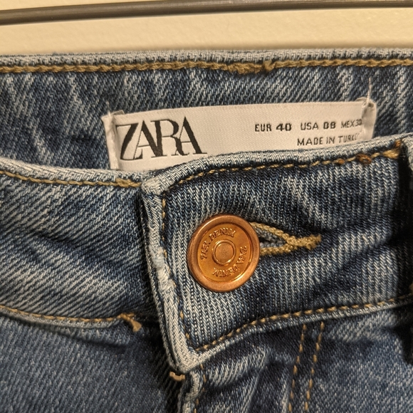 Zara High Rise Distressed Jeans - Picture 3 of 5